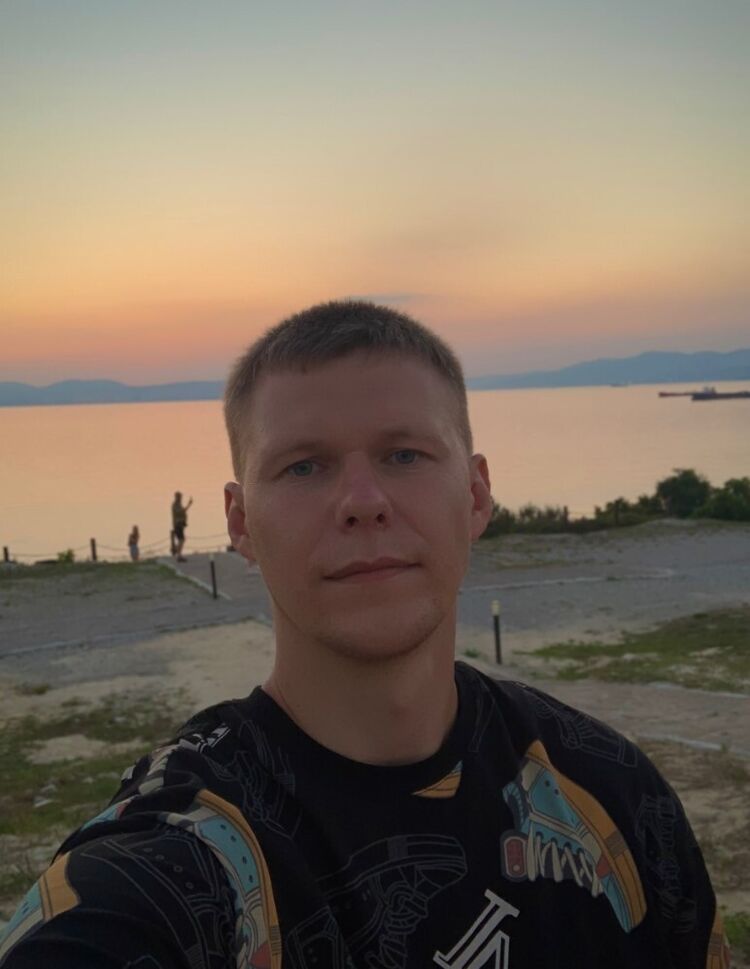  53797304  , 32 ,    -