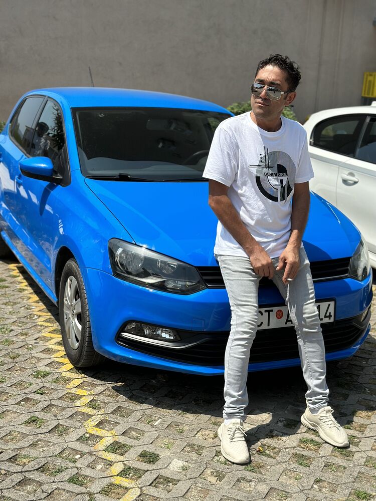  35611574  Semih can, 37 ,    Budva