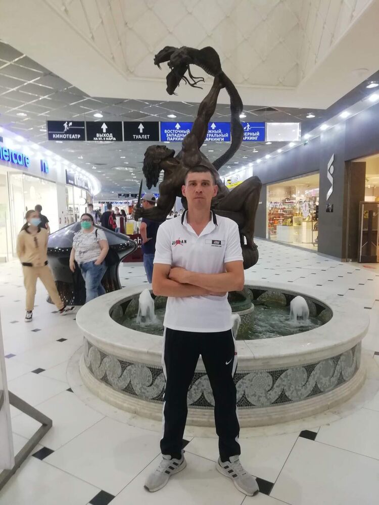  43474964  Evgenij, 43 ,    