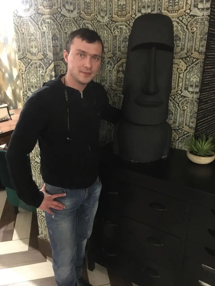  ,   Boris, 37 ,   ,   , c , 