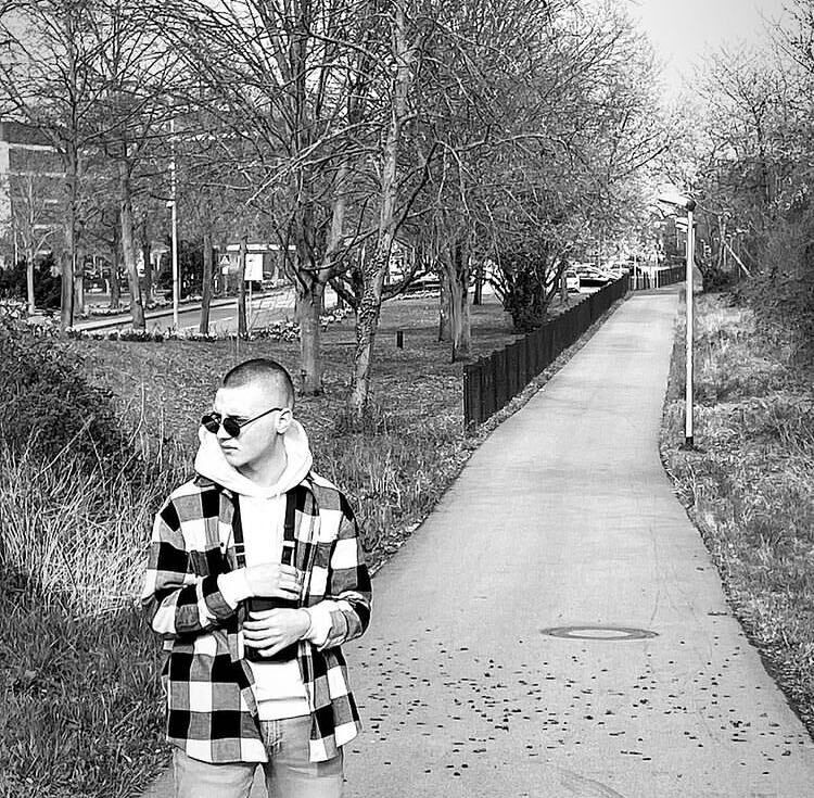  27421304  Dima, 22 ,    