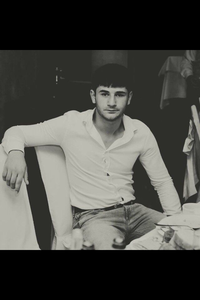  7031894  Gevorg, 31 ,    
