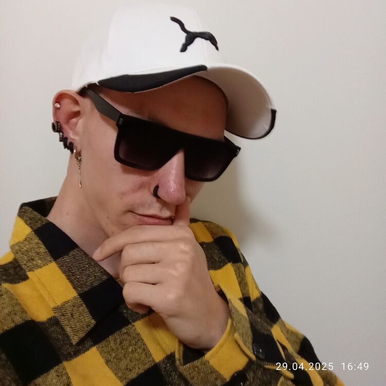  ,   ˸, 25 ,     , c 