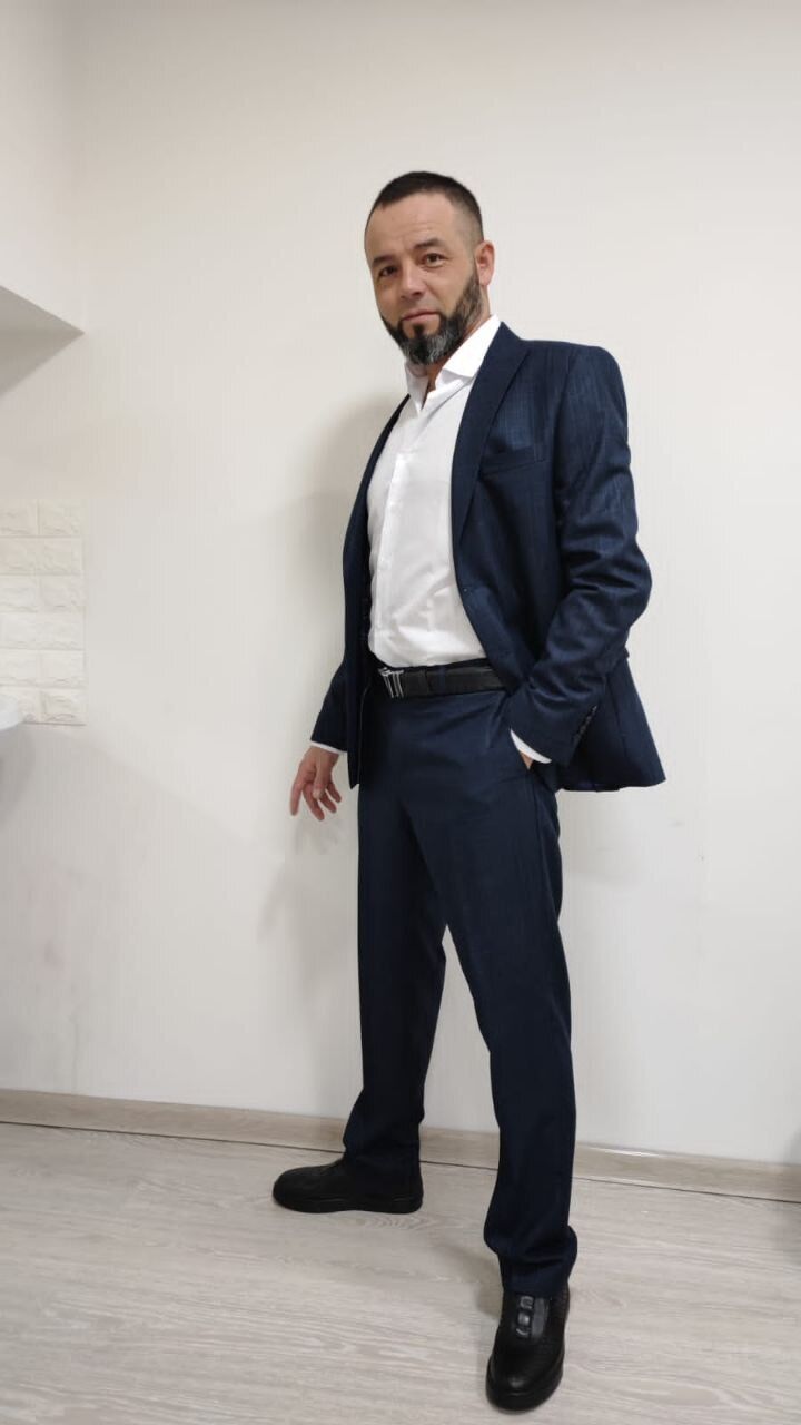  ,   Ruslan, 40 ,   ,   , c , 