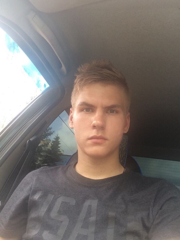  8633454  Maksim, 31 ,     