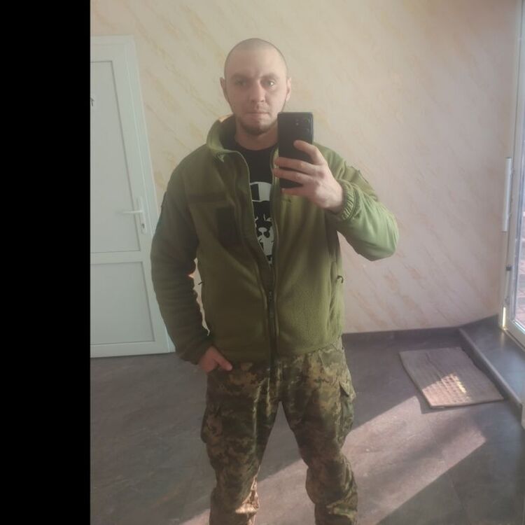   ,   Denis, 32 ,   ,   