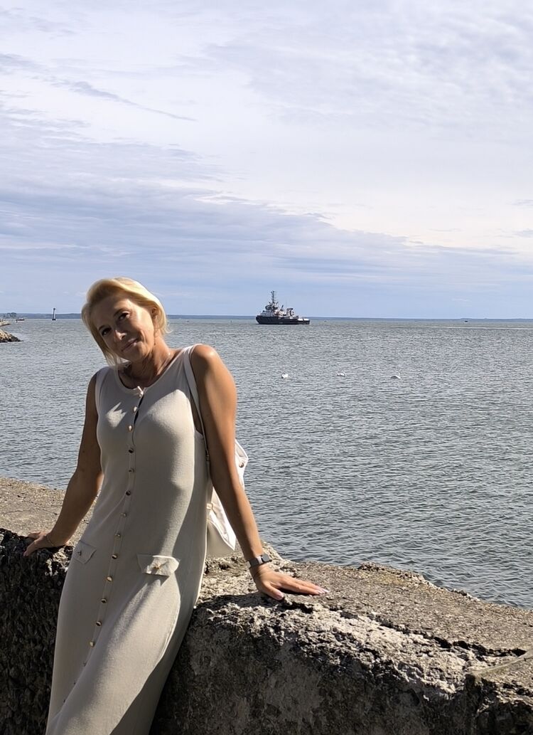  52663834  , 45 ,    -