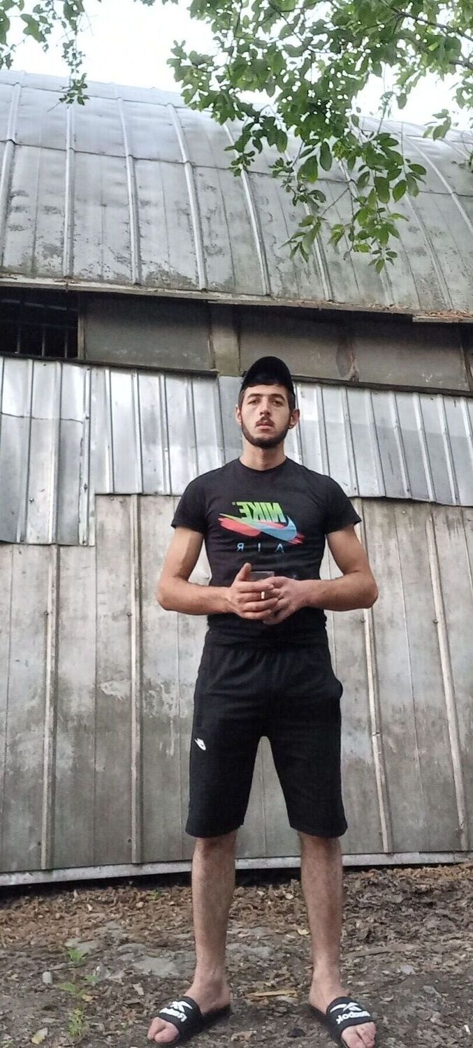  30785124  Artur, 24 ,    -