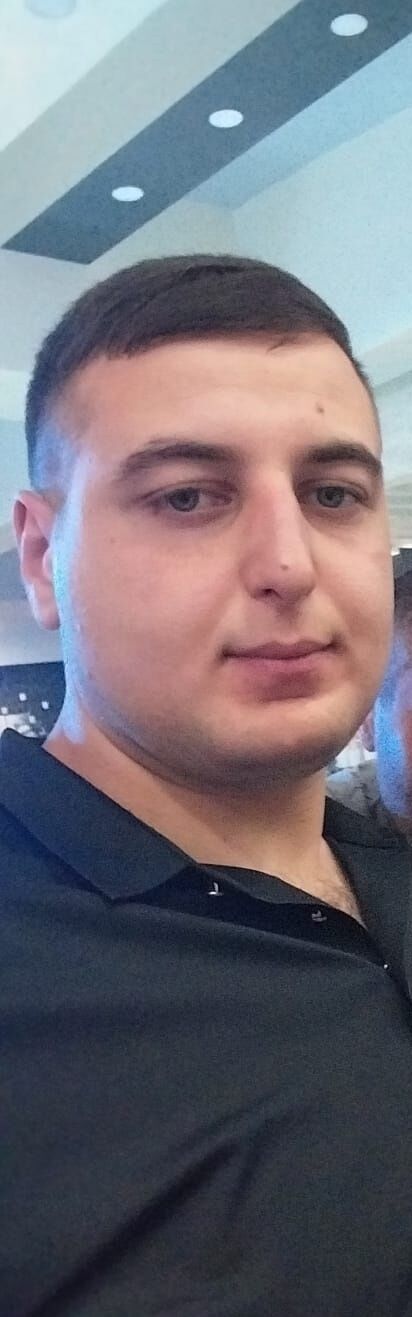  ,   Artur, 34 ,   ,   