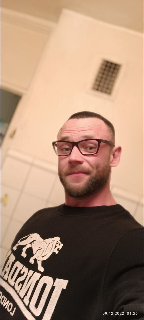  48676574   , 37 ,    