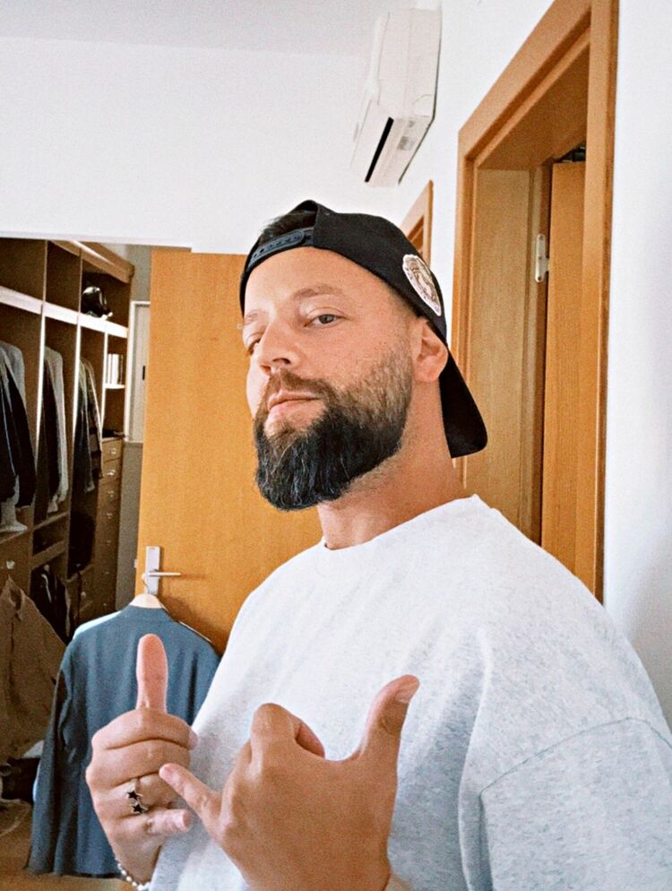 ���� 54313084 ������� �����, 37 ���, ���� ���������� � ����������