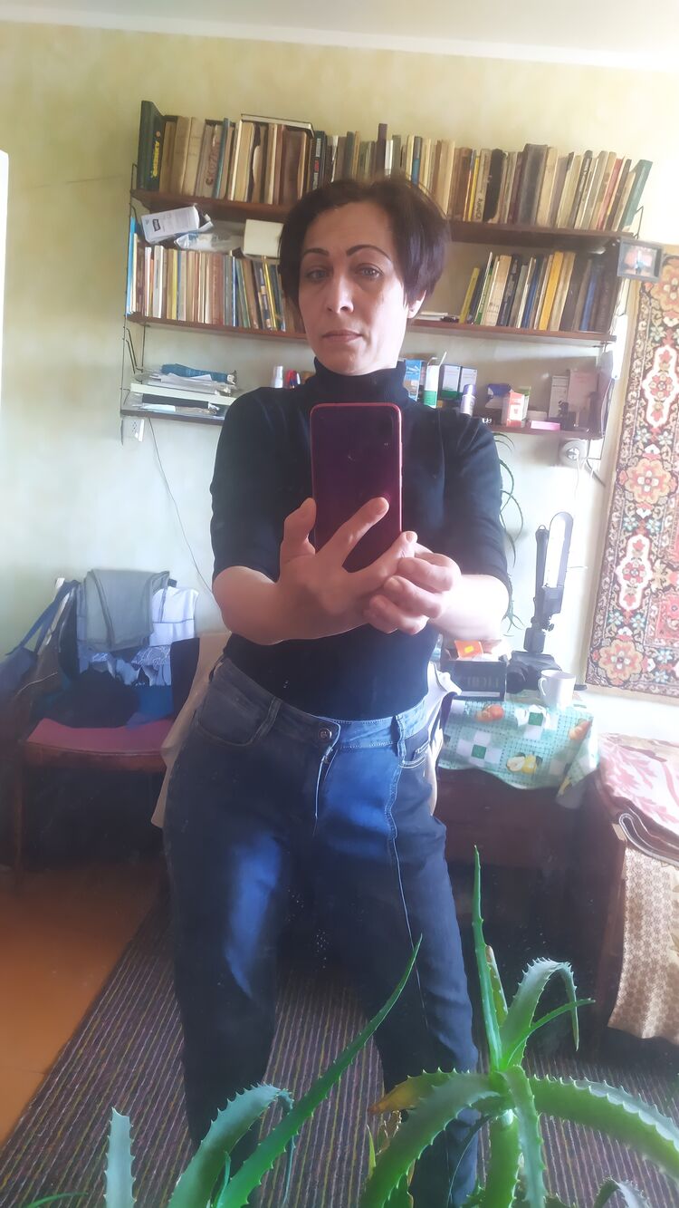  ,   Nata, 44 ,   c 