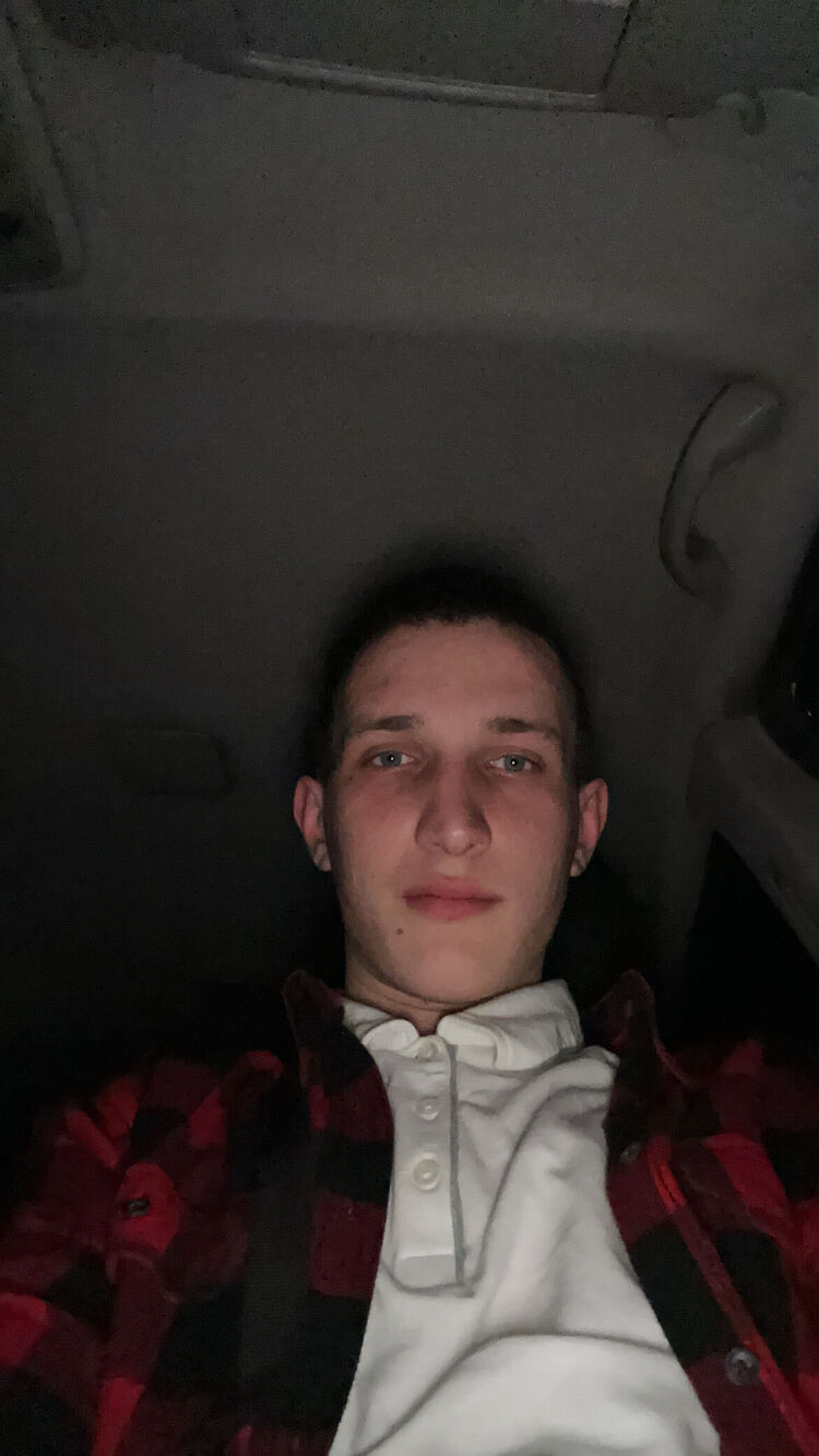  51089574  Ivan, 22 ,    
