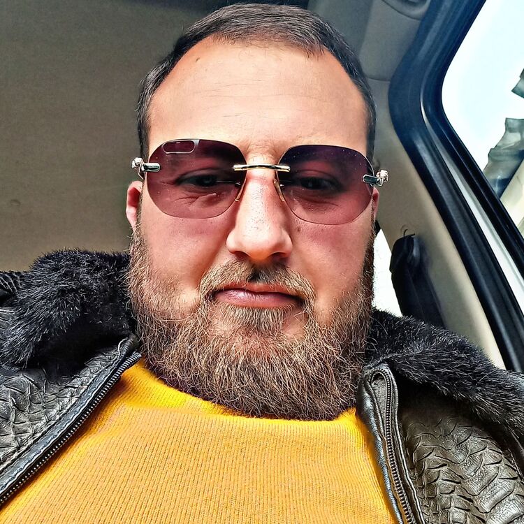  28023344  Vardan, 35 ,    