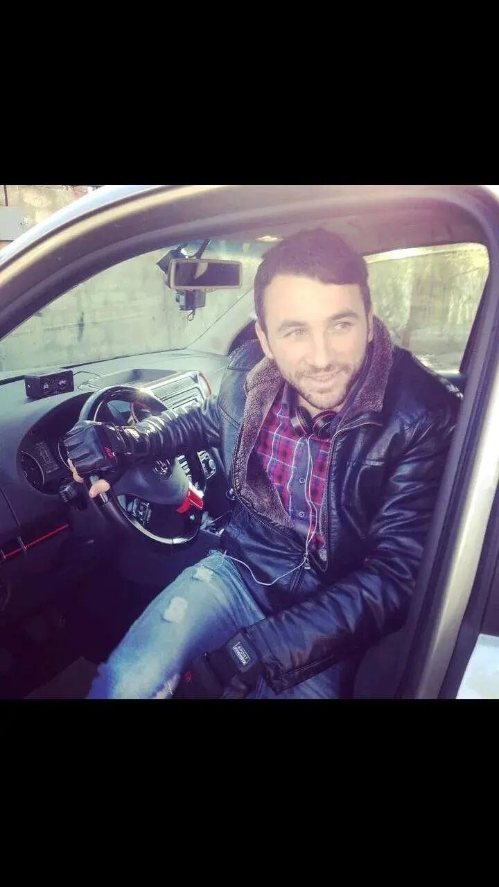  49561984  Elshan, 29 ,    