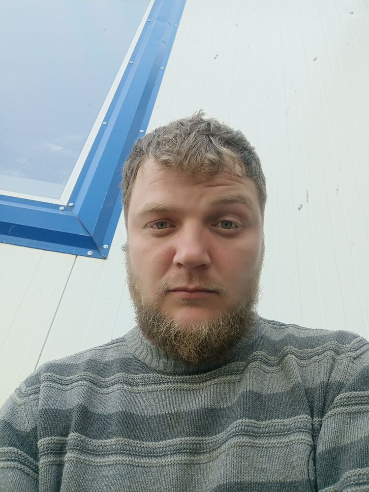  ,   Anton, 33 ,   ,   