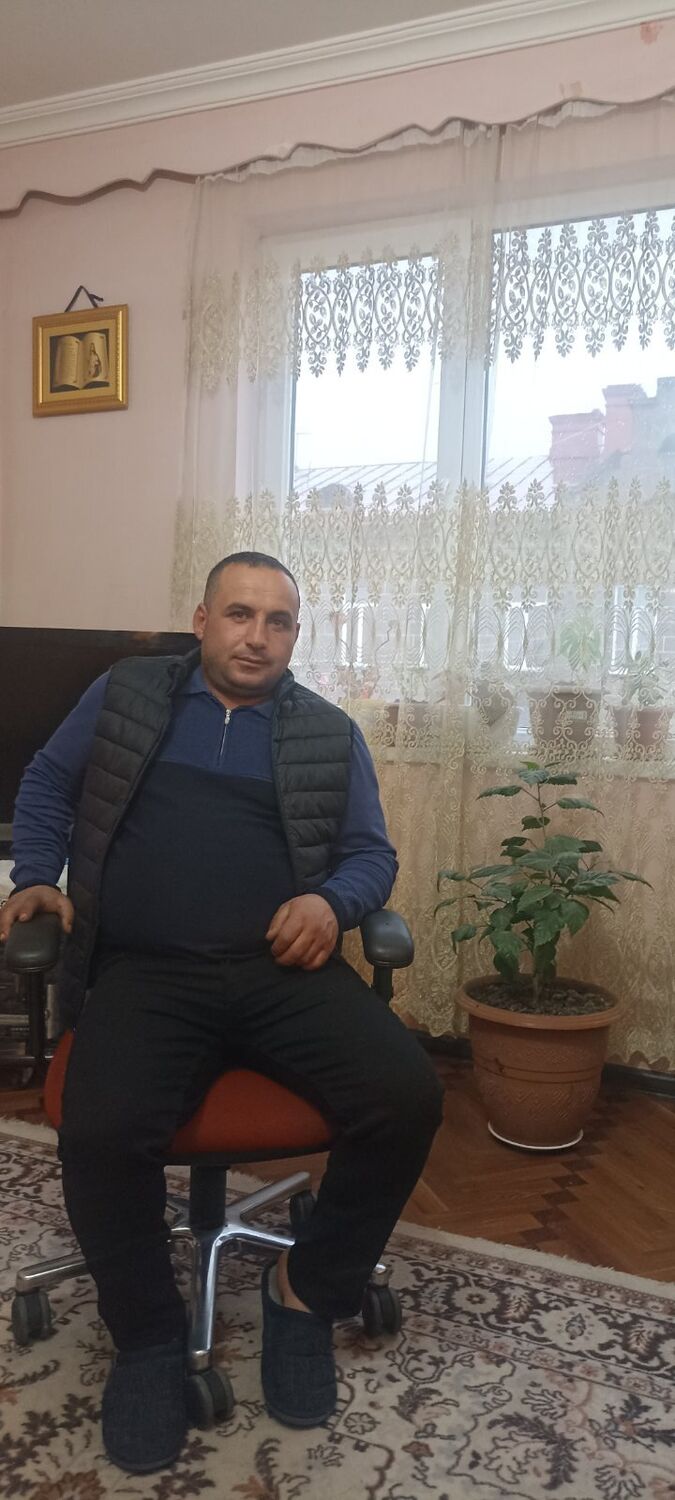  52324704  Axvan, 37 ,    