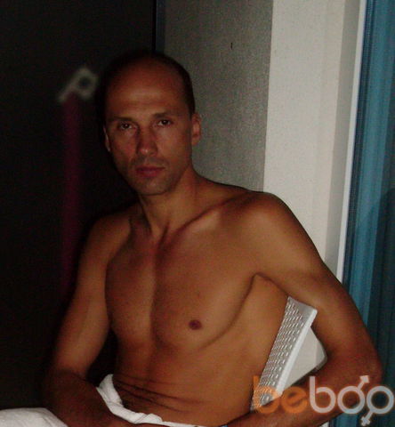  ,   BruceWillis, 49 ,     , c 