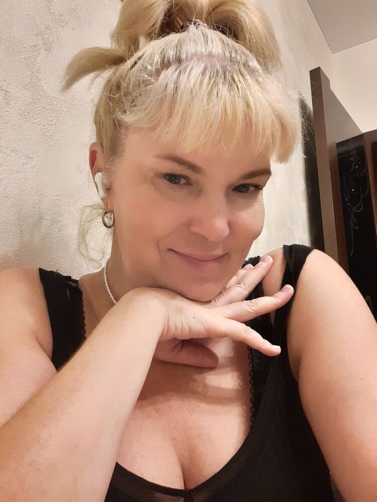  53048884  , 48 ,    
