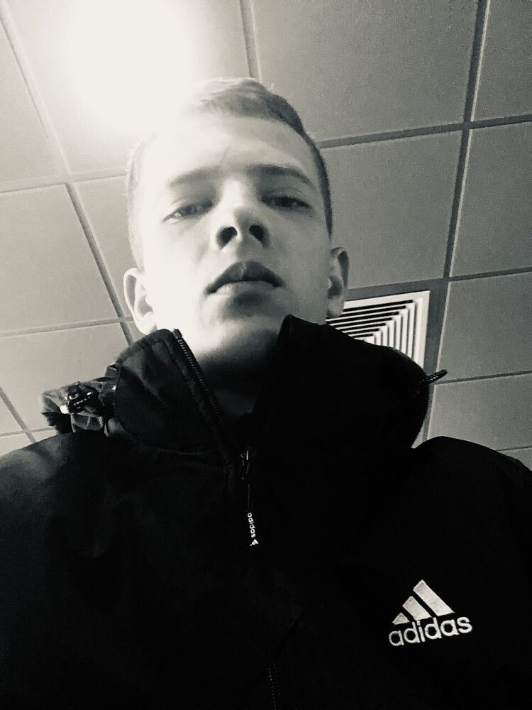  33290124  Alexandr, 23 ,    