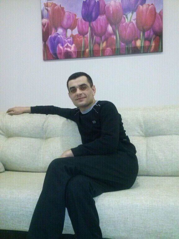  31675154  Vahe, 44 ,    