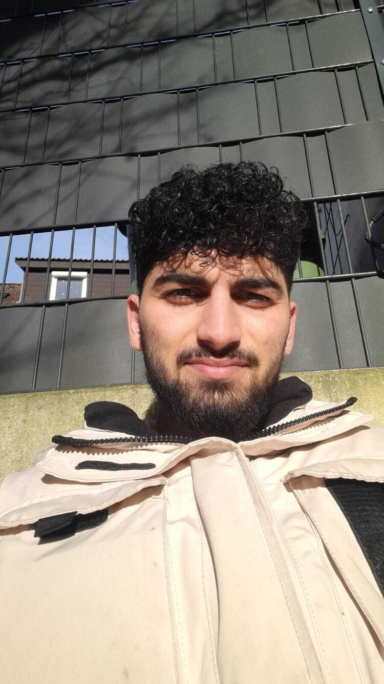  51136464  Sherwan, 22 ,    Kassel