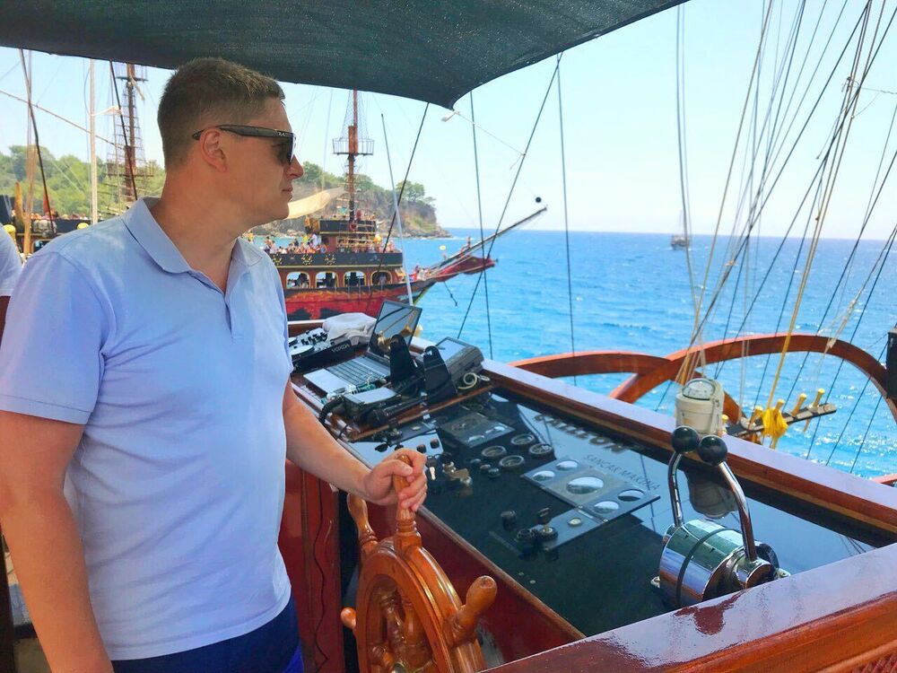  ,   Artem, 40 ,   ,   , c , 