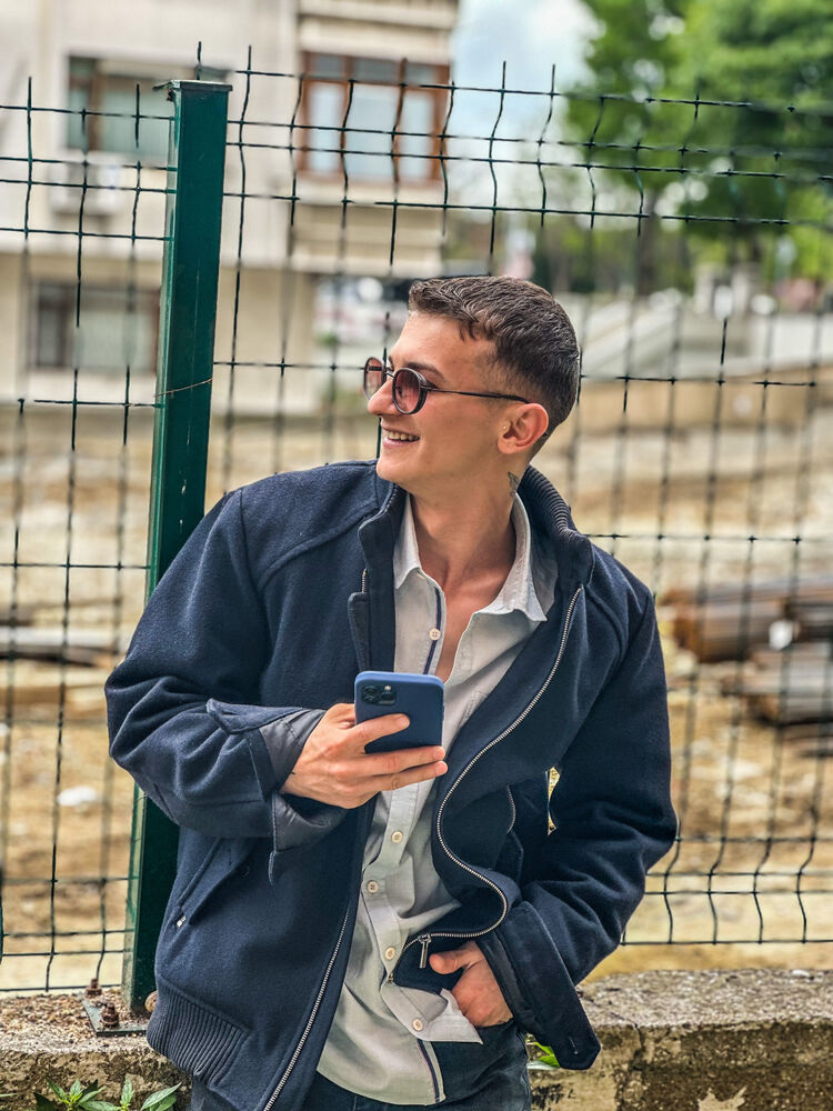  ,   Mehmet, 27 ,   ,   