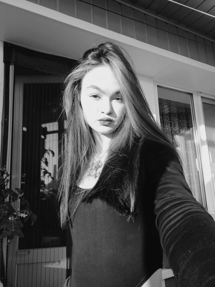  ,   Anka, 19 ,   ,   