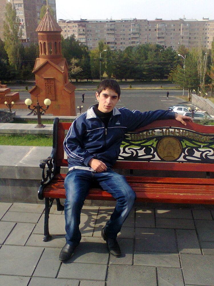 5376324  NAREK, 29 ,    