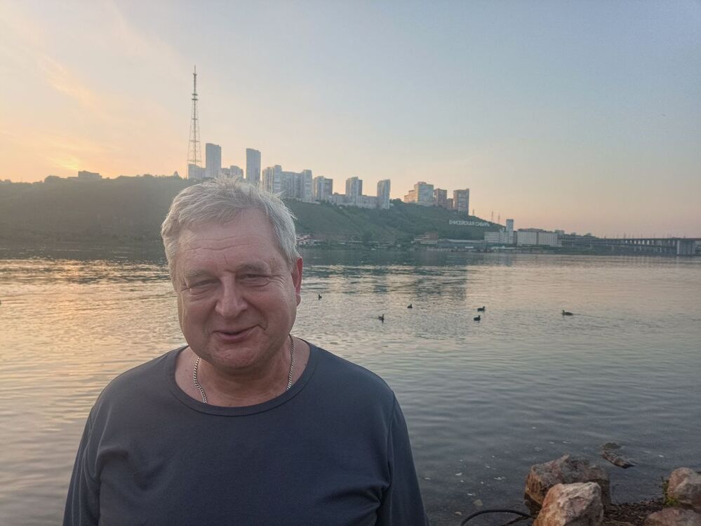  44713734  Sergej, 56 ,    