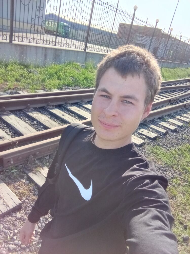  48998704  Ivan, 25 ,     