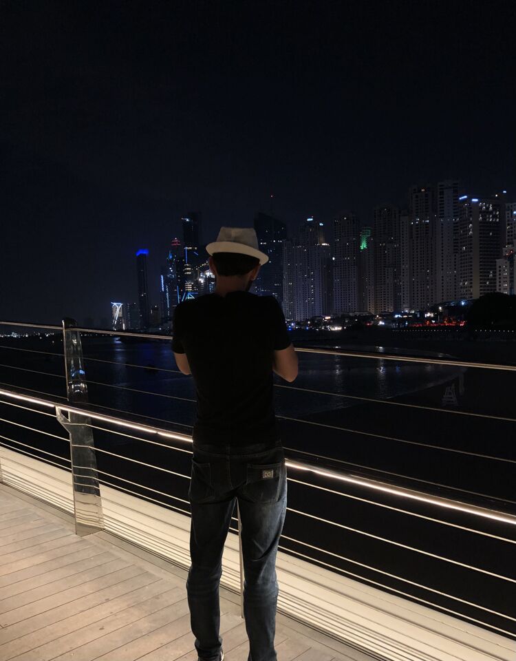  32968794  Vazgen, 26 ,    