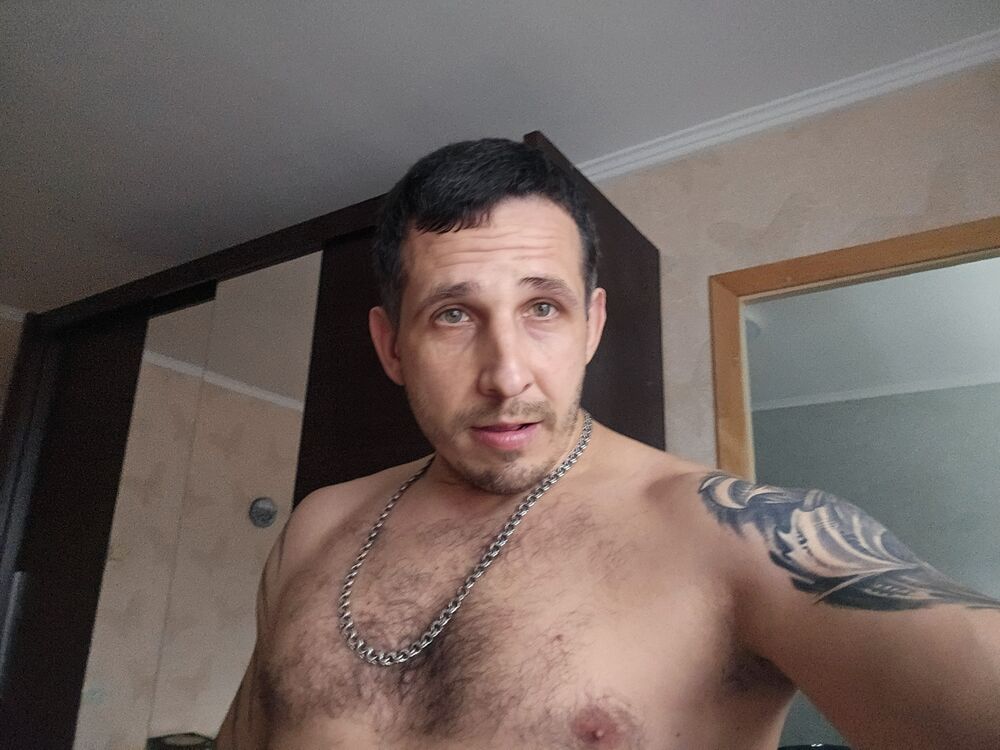  ,   Jurijs, 40 ,   ,   , c 