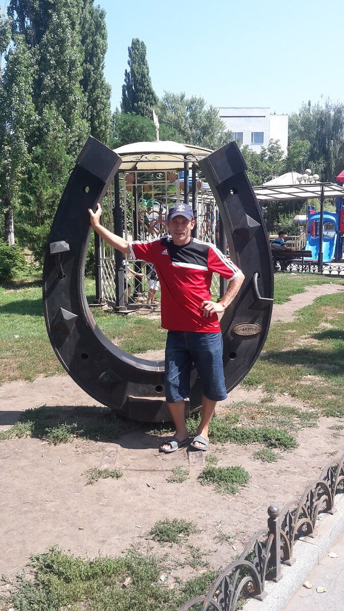  8188484  LEONID, 48 ,    