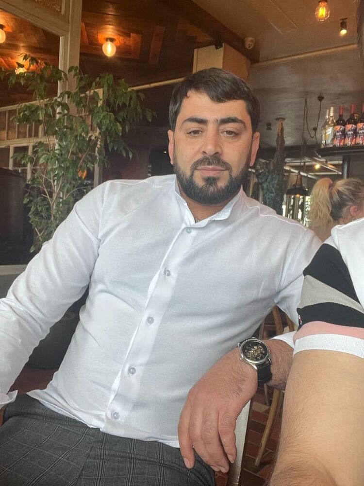  27471294  Rauf, 40 ,     