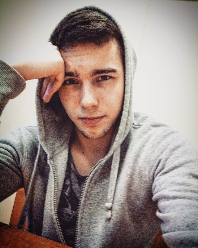 31664794  Vladimir, 25 ,    