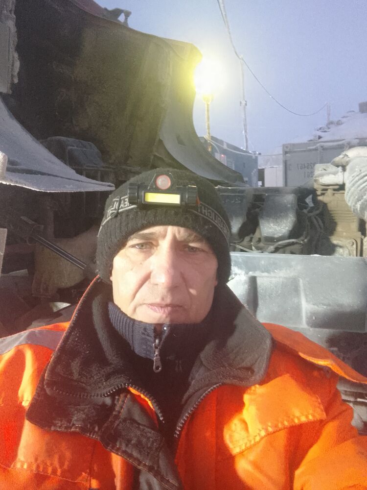  47499324   , 49 ,    