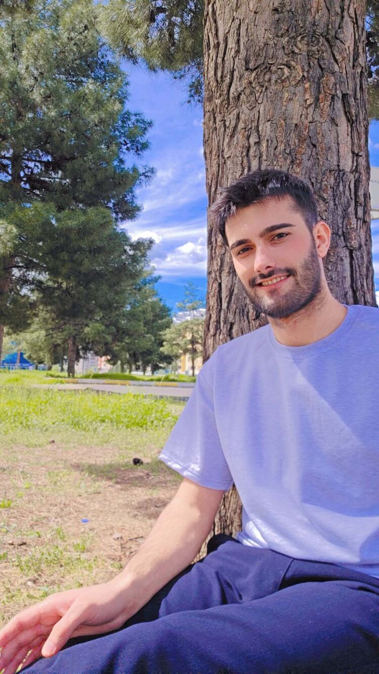  ,   Hakan, 26 ,   ,   