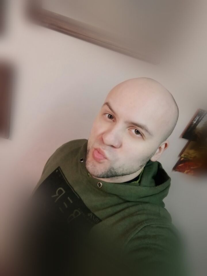  32935604  Anton, 36 ,    