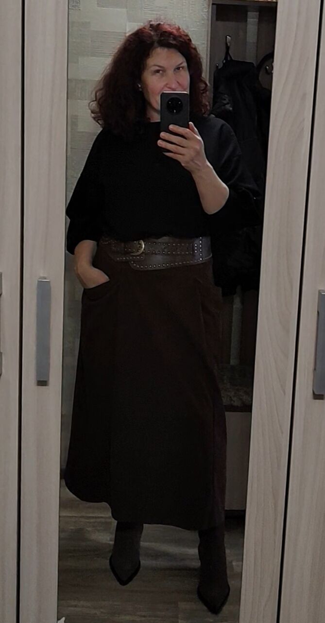  53553994  Elena, 53 ,    