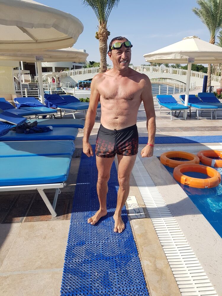  ,   Artur, 44 ,   ,   , c 