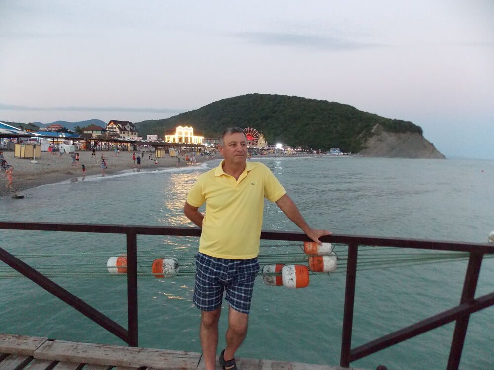  ,   Sandro, 62 ,   c 