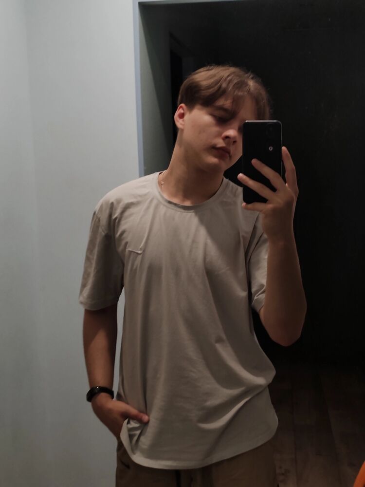  52948984  Denis, 25 ,    
