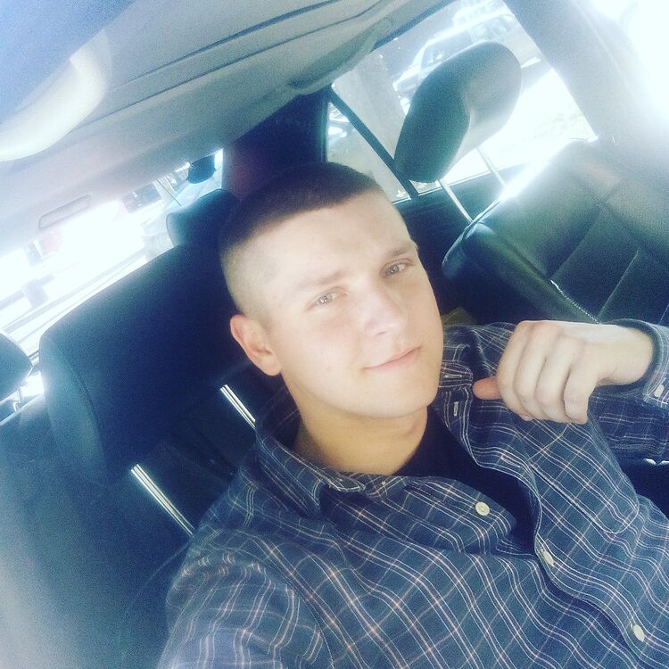  9587794  Dmitrlutrell, 31 ,    