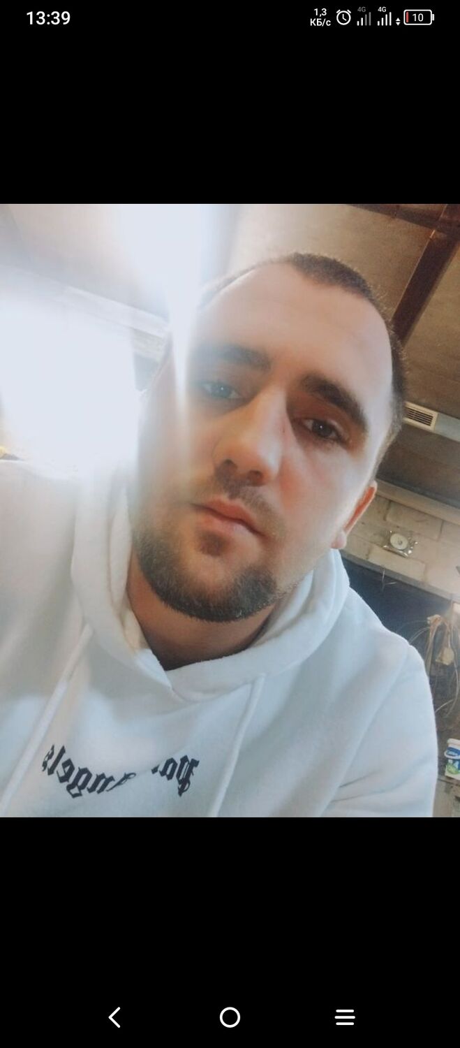  43290814  Dorin, 28 ,    