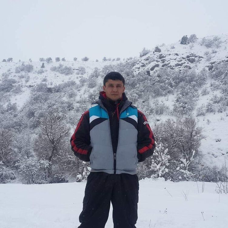  23682984  Zora, 41 ,    