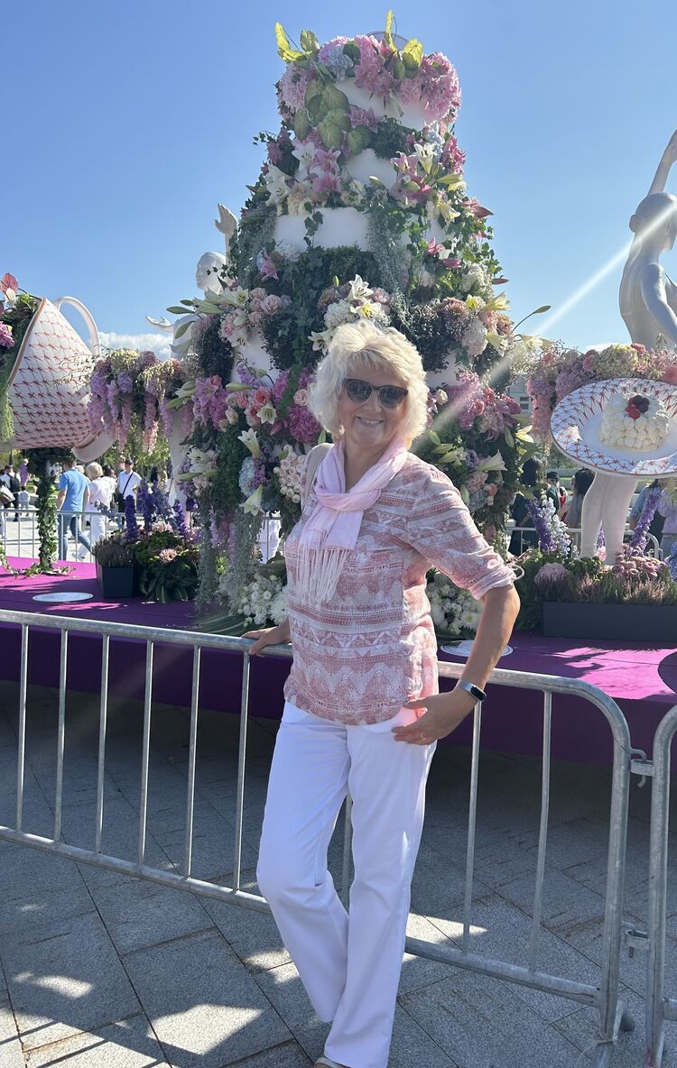  -,   Svetlana, 59 ,   ,   