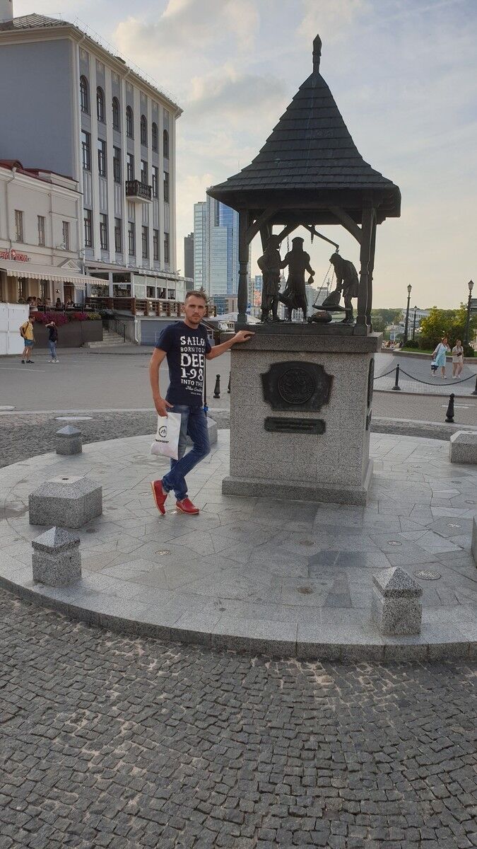  18053374  , 32 ,    