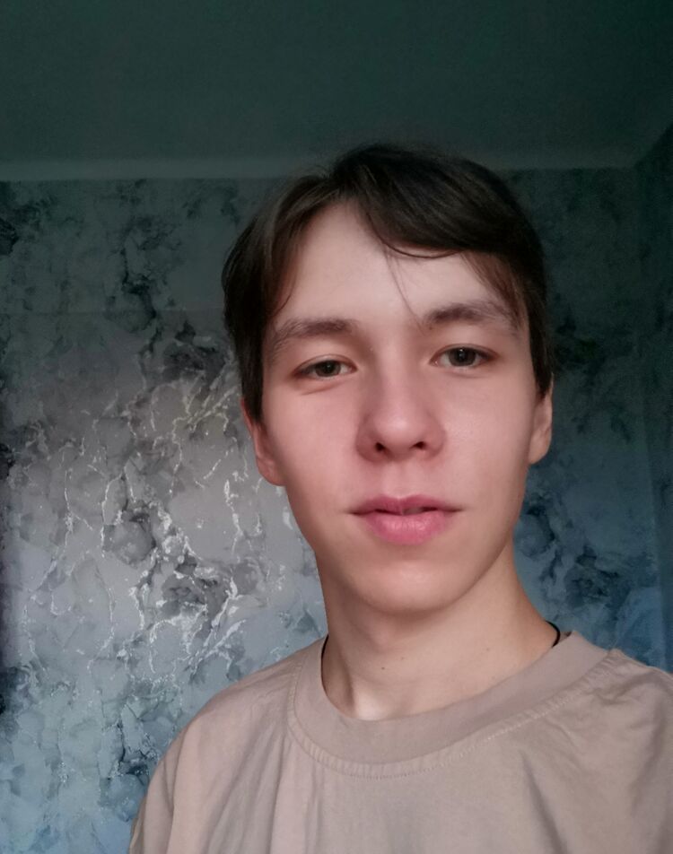  38823814  Maxim, 26 ,    